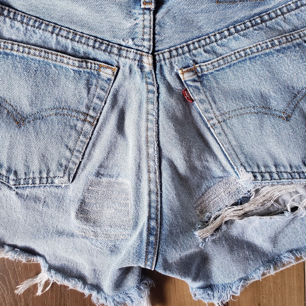 AMAZING VINTAGE LEVI'S SHORTS - Picture 14 of 16